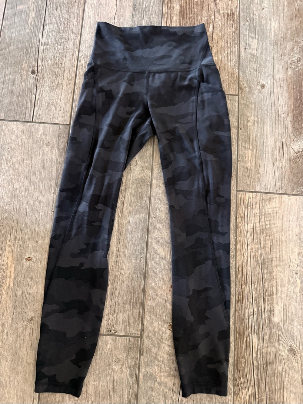 Lululemon High-Waist Black Camo Leggings size 4